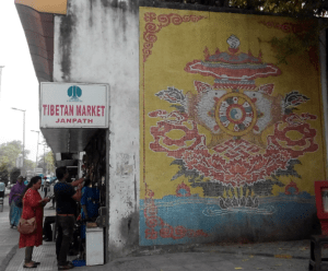 Entdecke Neu Delhi: 10 kostenlose Hotspots | Manu Sarona • health mind spirit Tibetan Market
