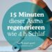 Schlafmangel? 15 Minuten dieser Yoga Asana regenerieren wie 4 Stunden Schlaf! MANU SARONA • health mind spirit • Dein Blog für ganzheitliches Wohlbefinden Frau mit Yogamatte, die Asana üben will die Schlafmangel regeneriert
