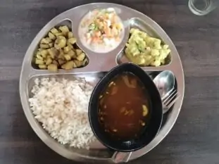 Qualitätsmerkmal einer guten Panchakarma Kur in Indien | Erfahrungsbericht mit diversen Tipps MANU SARONA • health mind spirit • Dein Blog für ganzheitliches Wohlbefinden Sattvisches Essen für alle Doshas Indien