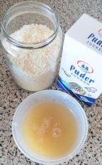 Vegane Kokosmakronen ohne Ei: Einfaches Rezept mit Aquafaba – dem perfekten Ei-Ersatz MANU SARONA • health mind spirit • Dein Blog für ganzheitliches Wohlbefinden Kokosmakronen vegan glutenfrei - alle Zutaten mit Kicheerbsenwasser